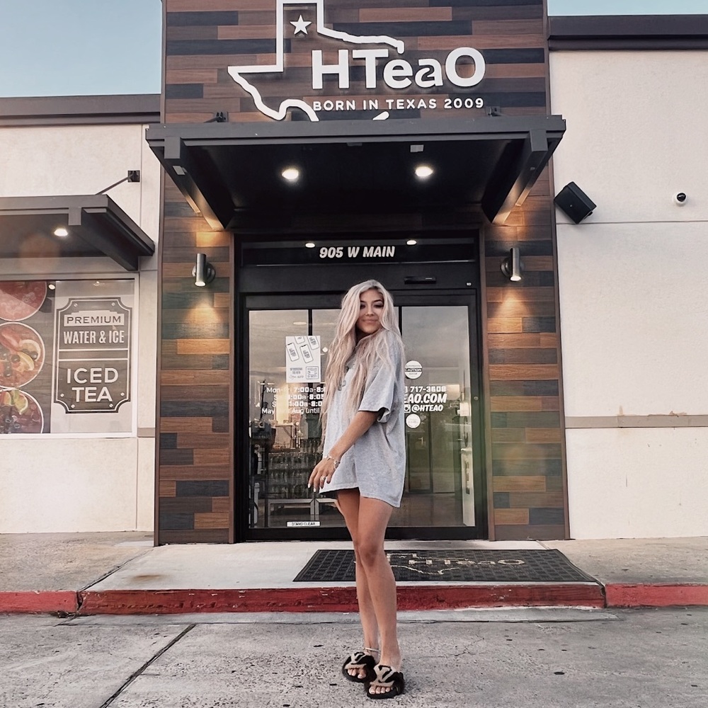 Meet your Posher, Isabella